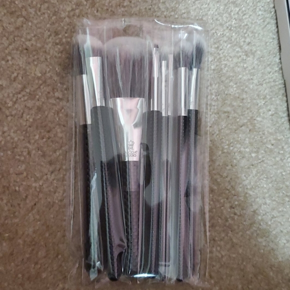 Makeup brushes - Picture 2 of 3